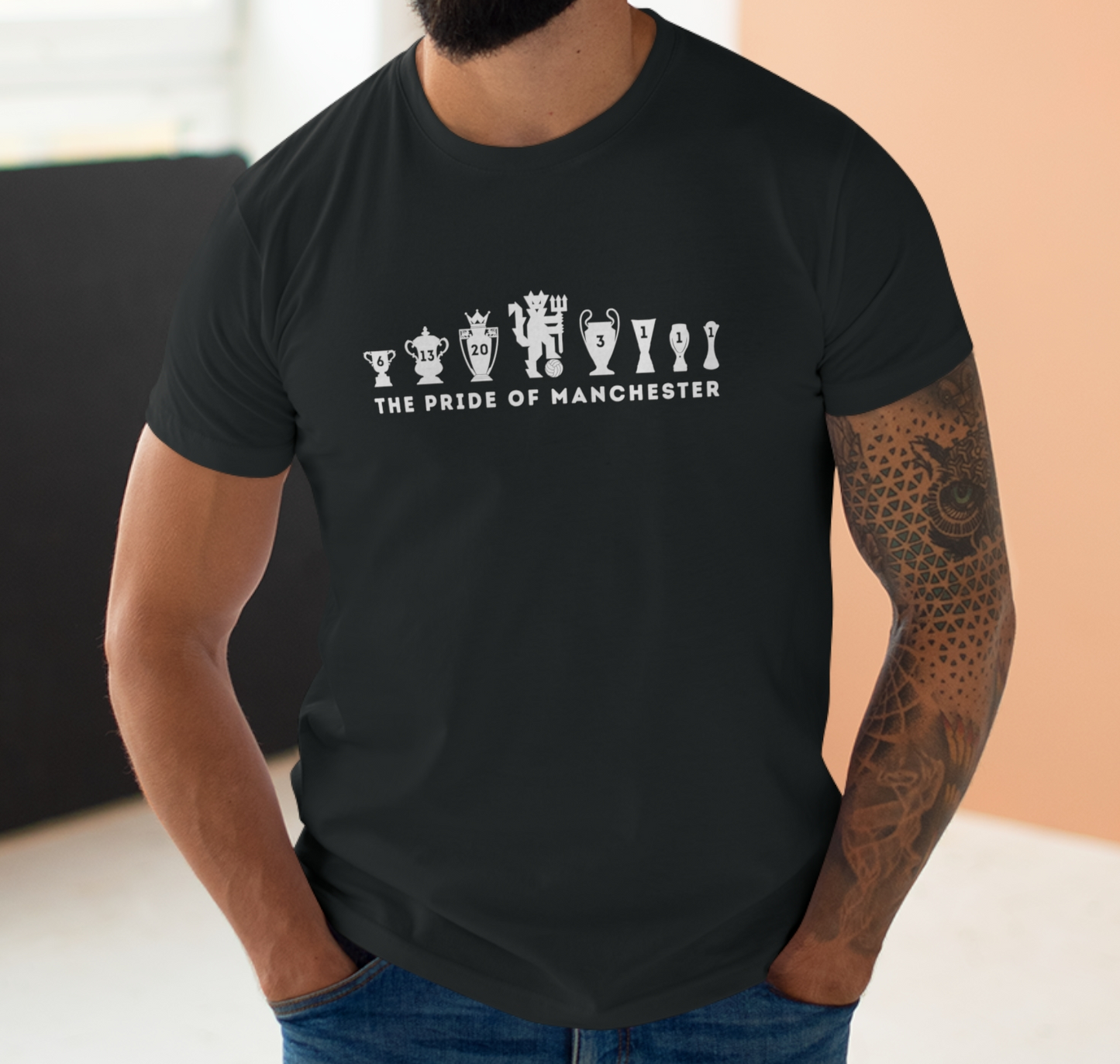 Man United Trophies - The Pride of Manchester  - Mens T-Shirt